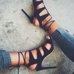 STEVE MADDEN SANDAL BLACK LEATHER LACE-UP HEELS